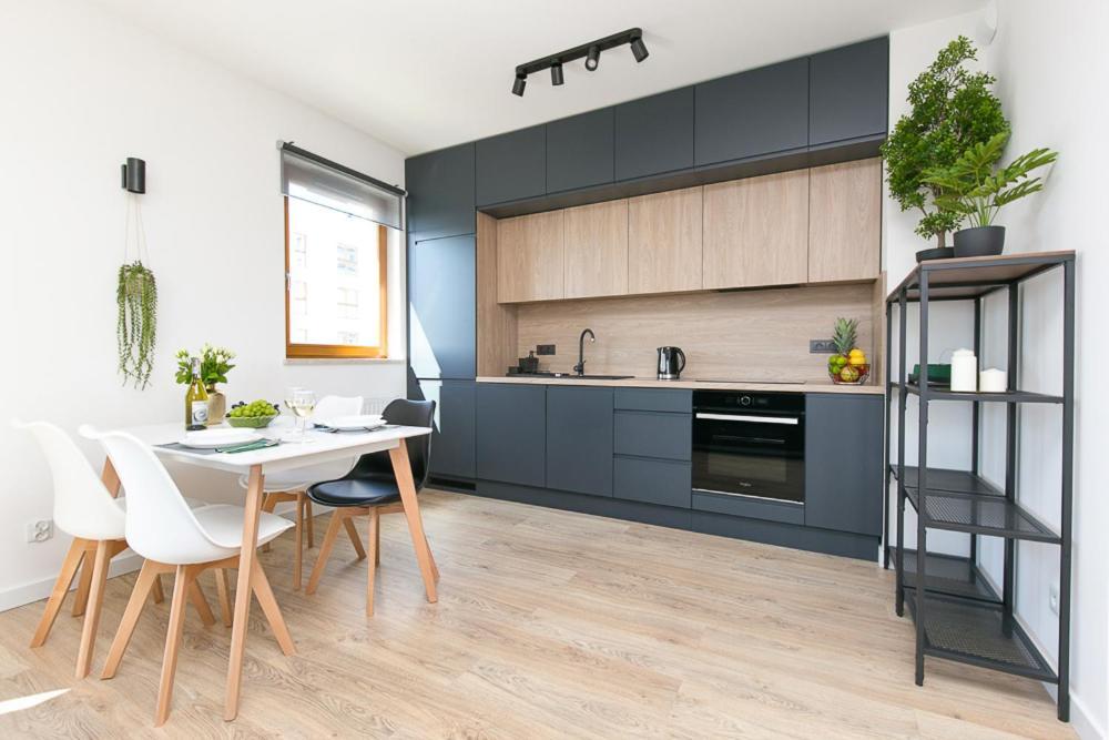 Apartament Black Zajezdnia Wrzeszcz Daire Gdansk Dış mekan fotoğraf